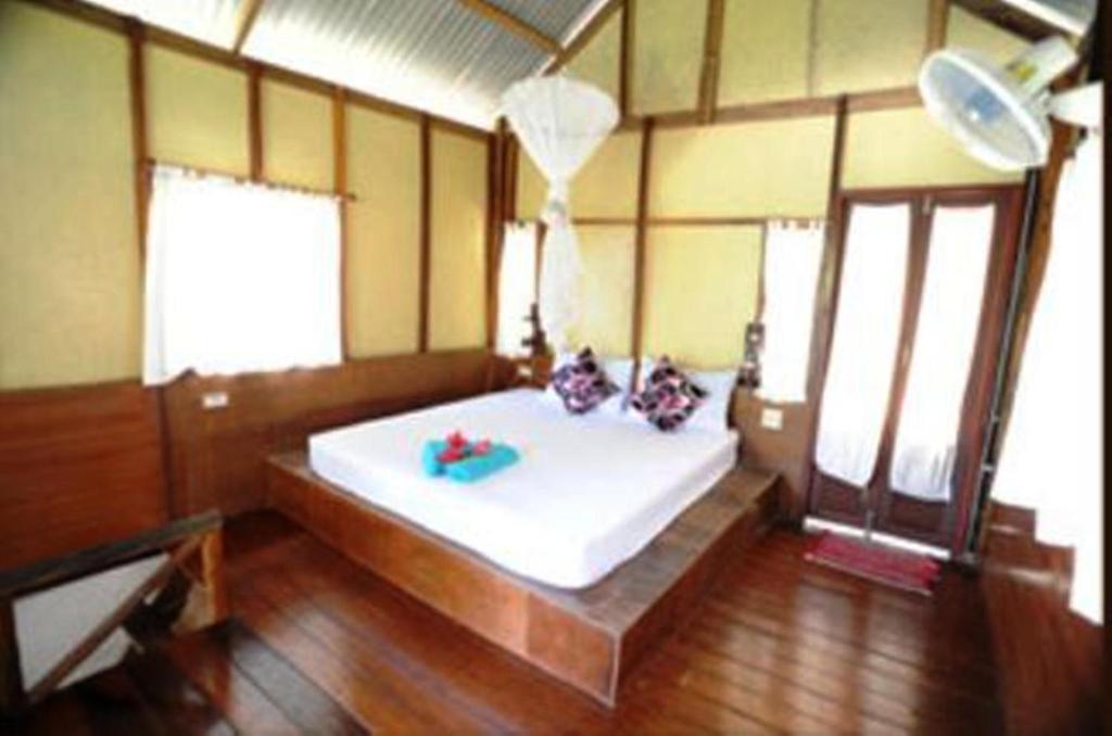 Smile Bungalow Bottle Beach Bilik gambar